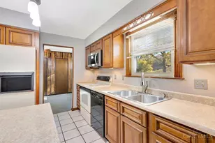 2773 Grosvenor Dr, Colerain Township, OH 45251 - Photo 12