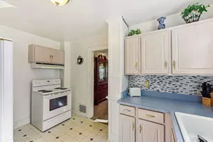 2197 Crane Ave, Cincinnati, OH 45207 - Photo 12