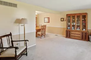 854 Bradford Ct, Delhi Township, OH 45233 - Photo 14