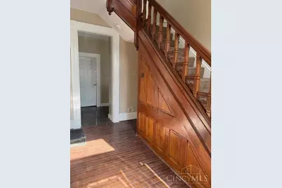 224 Dorchester Avenue, Cincinnati, OH 45219 - Photo 2