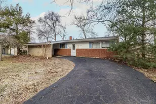 8990 Mockingbird Ln, Springfield Township, OH 45231 - Photo 2