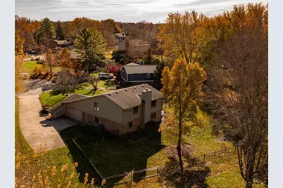 2550 Chess Wood Point, Centerville, OH 45458 - Photo 2