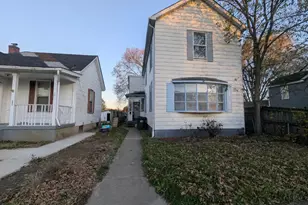 1836 Pleasant Ave, Hamilton, OH 45015 - Photo 1