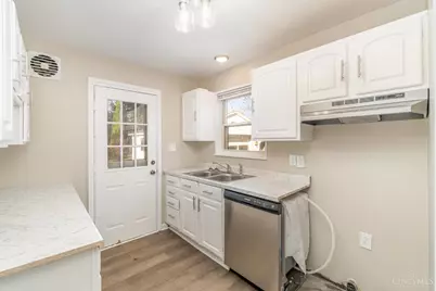 1125 Murkett Court, Springfield Township, OH 45231 - Photo 6