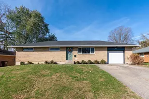 907 Birchwood Dr, Lebanon, OH 45036 - Photo 2