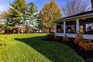 9140 Red Cedar Ln, West Chester, OH 45069 - Photo 4