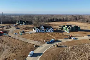 9798 Christian Ct, Hamilton Township, OH 45140 - Photo 8