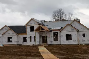 9798 Christian Ct, Hamilton Township, OH 45140 - Photo 2