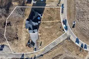 9798 Christian Ct, Hamilton Township, OH 45140 - Photo 4