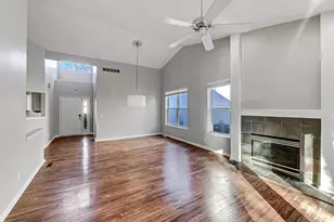 7682 Crystal Cove Pointe, Hamilton Township, OH 45039 - Photo 4