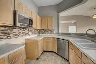 2124 Commons Circle, Batavia Township, OH 45103 - Photo 8