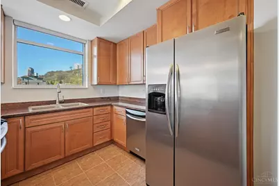 2260 Riverside Drive #203, Cincinnati, OH 45202 - Photo 8