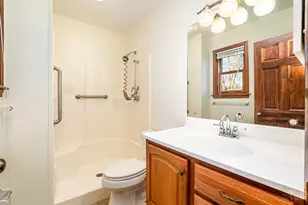 694 Buff Ct, Springfield Township, OH 45231 - Photo 12