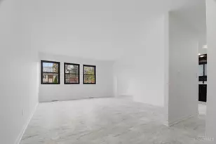 1465 Hartwood Dr, Springfield Township, OH 45240 - Photo 4