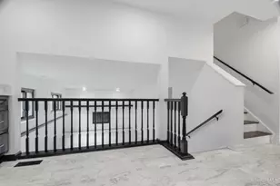 1465 Hartwood Dr, Springfield Township, OH 45240 - Photo 12