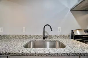 5701 Montgomery Rd, Cincinnati, OH 45212 - Photo 16