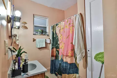 2231 Burnet Drive, Cincinnati, OH 45219 - Photo 12