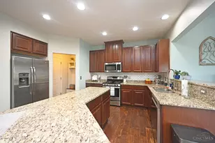 6131 Royal Garden Ct, Liberty Township, OH 45044 - Photo 16