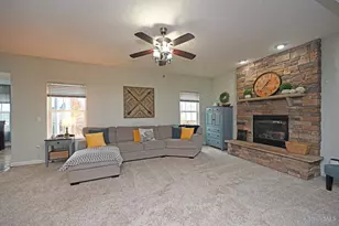 6131 Royal Garden Ct, Liberty Township, OH 45044 - Photo 8