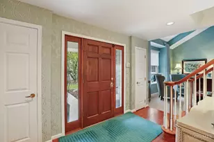 9850 Village View Ct, Blue Ash, OH 45241 - Photo 4