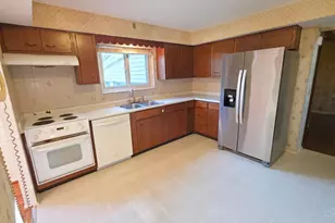 9340 Wilcox Dr, Colerain Township, OH 45251 - Photo 12