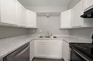 1395 Tallberry Dr, Anderson Township, OH 45230 - Photo 10