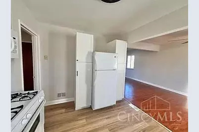 1116 Madeleine Circle, Springfield Township, OH 45231 - Photo 2