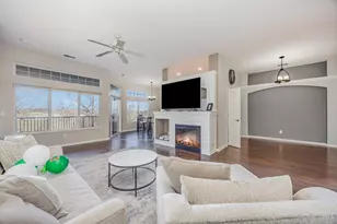 8060 Bridge Point Dr, Green Township, OH 45248 - Photo 4