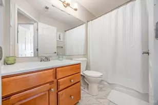 8060 Bridge Point Dr, Green Township, OH 45248 - Photo 18