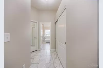 8060 Bridge Point Drive #7-302, Green Township, OH 45248 - Photo 12