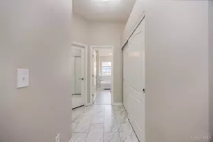 8060 Bridge Point Dr, Green Township, OH 45248 - Photo 12