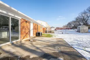 1405 Meredith Dr, Springfield Township, OH 45231 - Photo 4