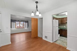 1052 Vacationland Dr, Springfield Township, OH 45231 - Photo 12