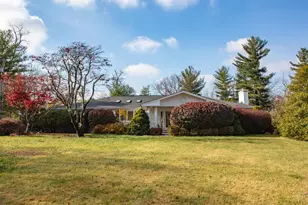 8593 Concord Hills Cir, Sycamore Township, OH 45243 - Photo 1