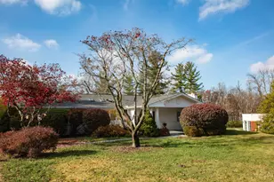 8593 Concord Hills Cir, Sycamore Township, OH 45243 - Photo 2