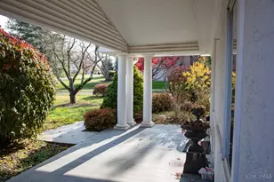 8593 Concord Hills Cir, Sycamore Township, OH 45243 - Photo 4