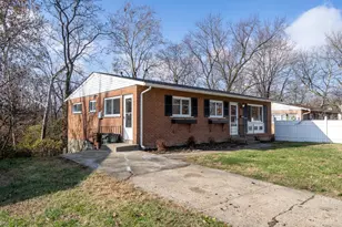 8663 Mockingbird Ln, Springfield Township, OH 45231 - Photo 2