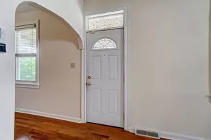 324 E Willow Ave, Glendale, OH 45246 - Photo 6