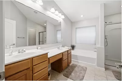 7843 Bridge Point Drive, Green Township, OH 45248 - Photo 36