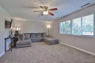 1398 Lorelei Dr, Perry Township, OH 45118 - Photo 8