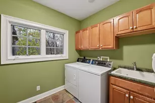 335 Ashley Ln, Wyoming, OH 45215 - Photo 36