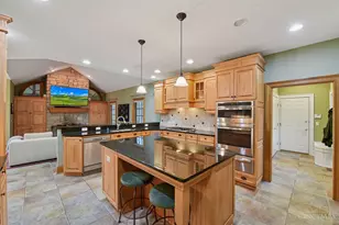 335 Ashley Ln, Wyoming, OH 45215 - Photo 14