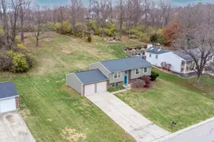 5804 Cedaridge Dr, Green Township, OH 45247 - Photo 4