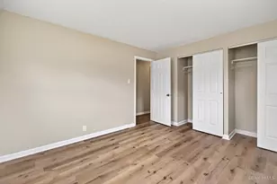 8729 Morningstar Ln, Springfield Township, OH 45231 - Photo 10