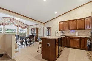 2122 Castle Pines Ct, Hamilton, OH 45013 - Photo 6