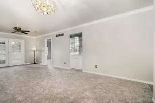 5440 Asbury Lake Dr, Green Township, OH 45247 - Photo 4