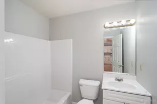 5440 Asbury Lake Dr, Green Township, OH 45247 - Photo 16