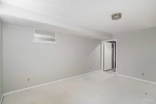 5440 Asbury Lake Dr, Green Township, OH 45247 - Photo 20