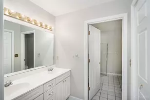 5440 Asbury Lake Dr, Green Township, OH 45247 - Photo 10