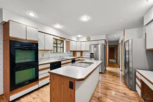 1749 Gloucester Dr, Fairfield, OH 45014 - Photo 10